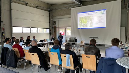 Zweites Projekttreffen Nutzwasser: Dr.-Ing. Nadine Scheyer berichtet über den Fortschritt und den aktuellen Stand des Arbeitspaketes 6.4 (Demonstration von Nutzwasseranwendungen).